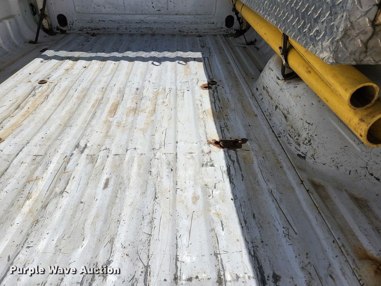 image for item KE9877 2004 Ford F350 Super Duty XL  SuperCab pickup truck