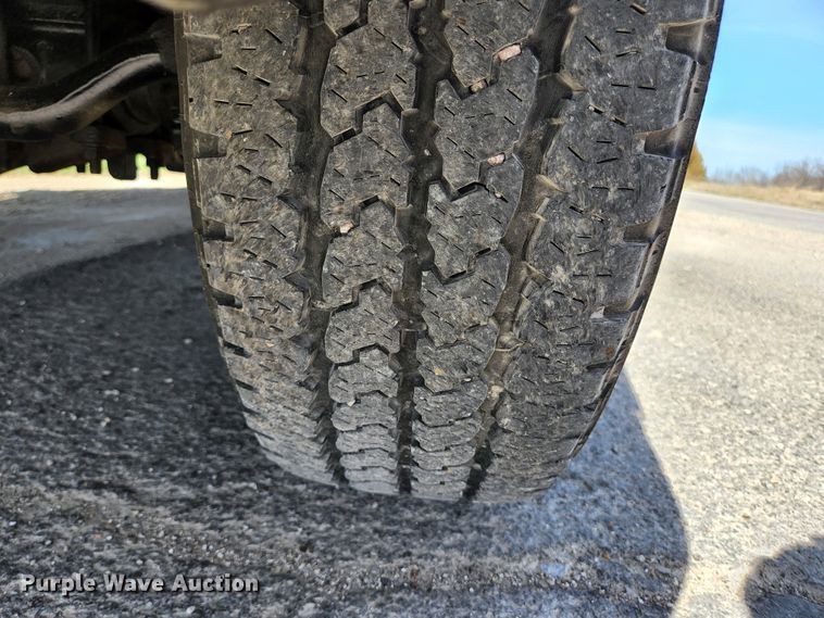 image for item KE9877 2004 Ford F350 Super Duty XL  SuperCab pickup truck