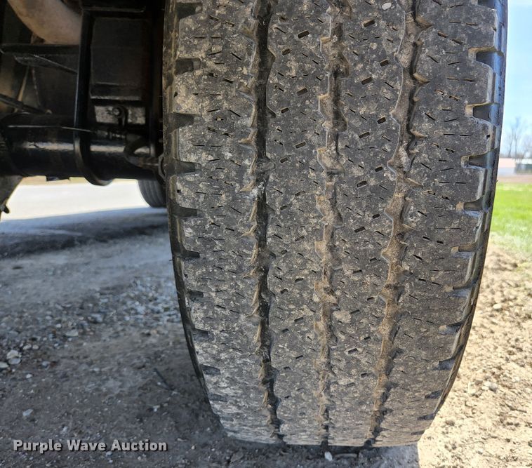 image for item KE9877 2004 Ford F350 Super Duty XL  SuperCab pickup truck