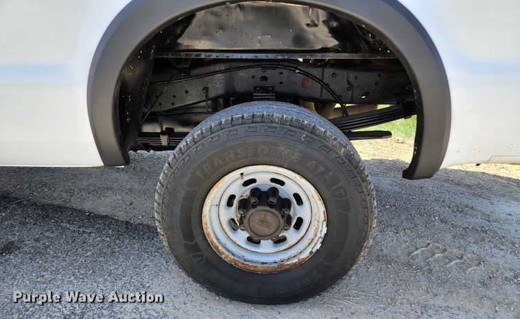 image for item KE9877 2004 Ford F350 Super Duty XL  SuperCab pickup truck