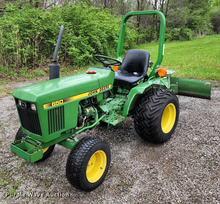 image for item KF9136 1985 John Deere 650  tractor