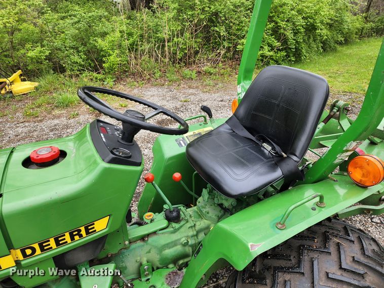 image for item KF9136 1985 John Deere 650  tractor