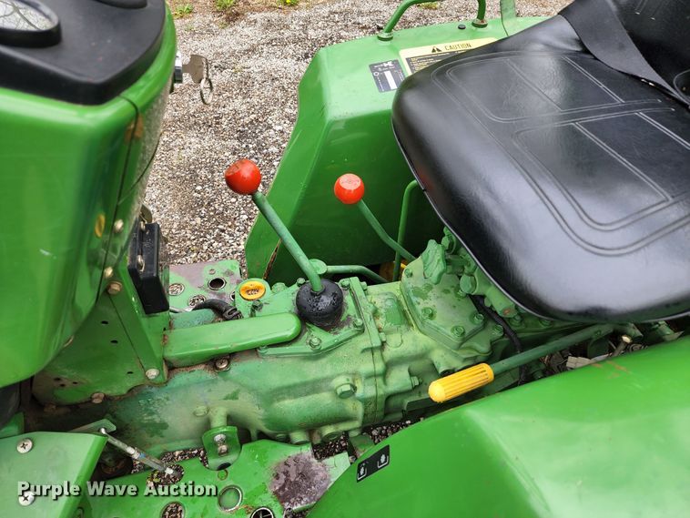 image for item KF9136 1985 John Deere 650  tractor