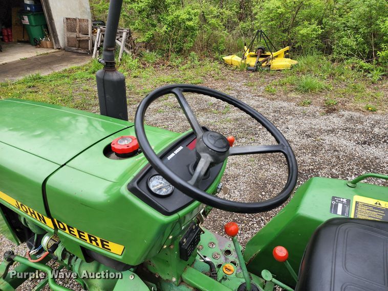image for item KF9136 1985 John Deere 650  tractor
