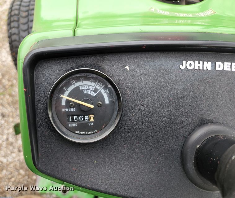 image for item KF9136 1985 John Deere 650  tractor