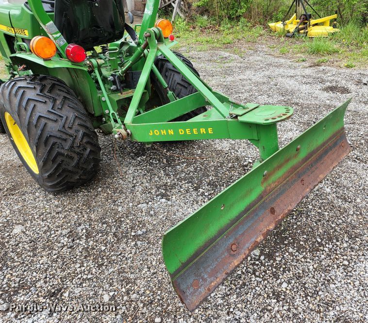 image for item KF9136 1985 John Deere 650  tractor