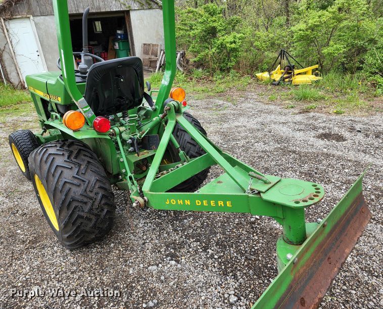 image for item KF9136 1985 John Deere 650  tractor