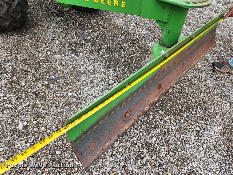 image for item KF9136 1985 John Deere 650  tractor