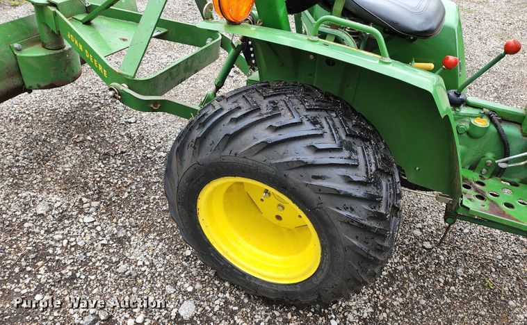 image for item KF9136 1985 John Deere 650  tractor
