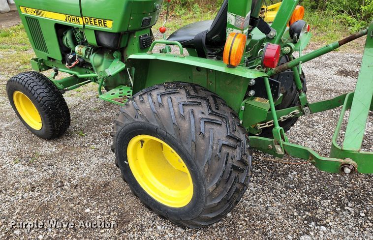 image for item KF9136 1985 John Deere 650  tractor