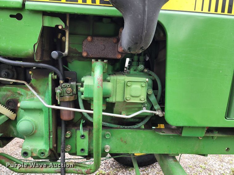 image for item KF9136 1985 John Deere 650  tractor