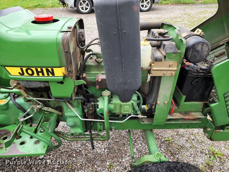image for item KF9136 1985 John Deere 650  tractor
