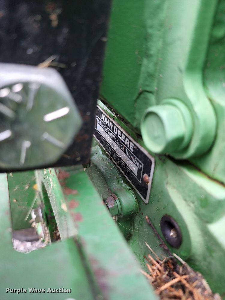 image for item KF9136 1985 John Deere 650  tractor