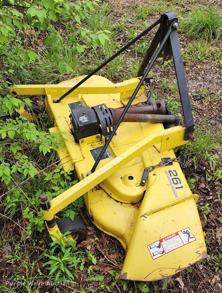 image for item KF9136 1985 John Deere 650  tractor