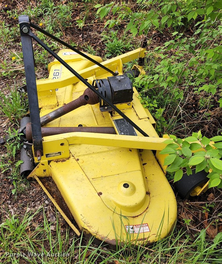 image for item KF9136 1985 John Deere 650  tractor