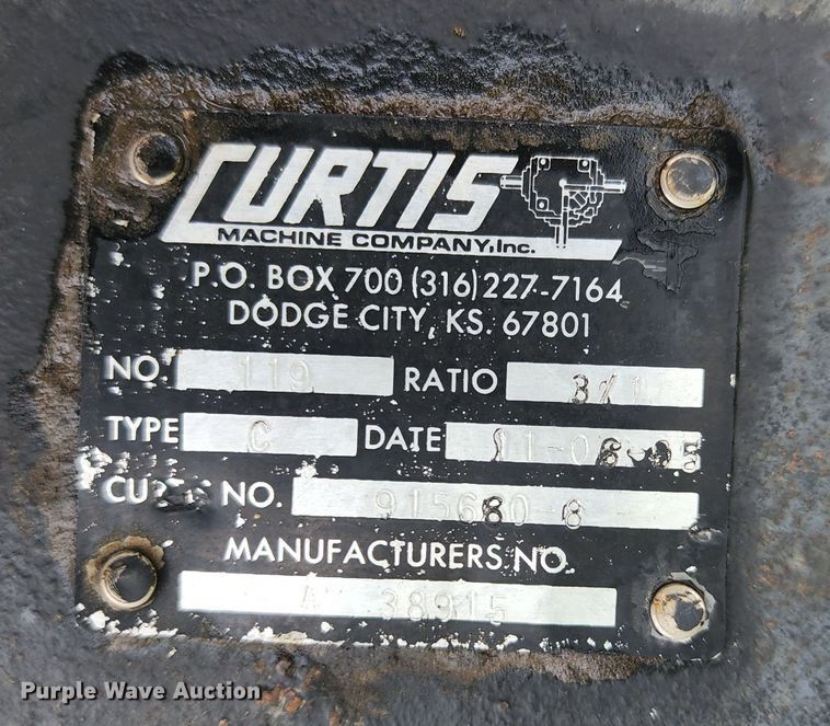 image for item KF9136 1985 John Deere 650  tractor