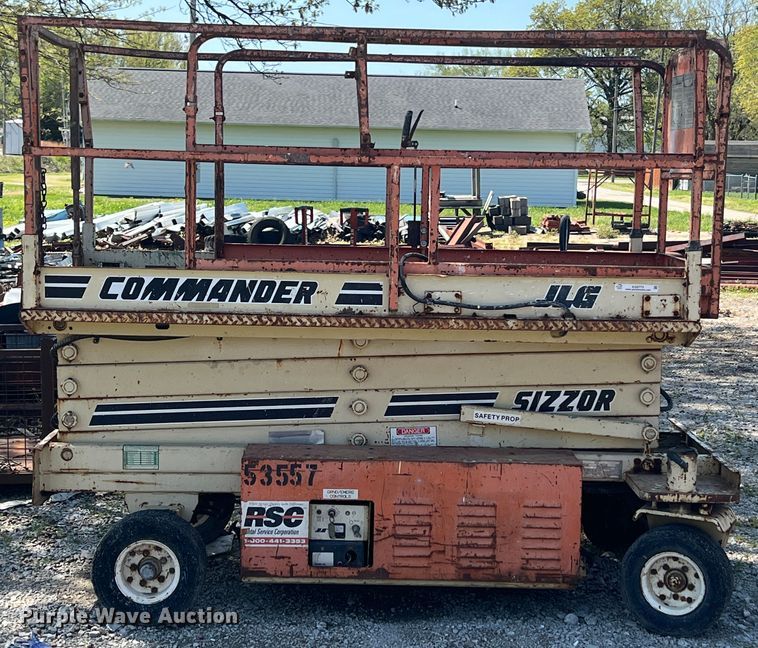 image for item KG9772 JLG CM2546  scissor lift