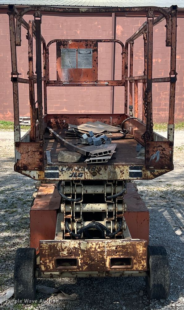 image for item KG9772 JLG CM2546  scissor lift