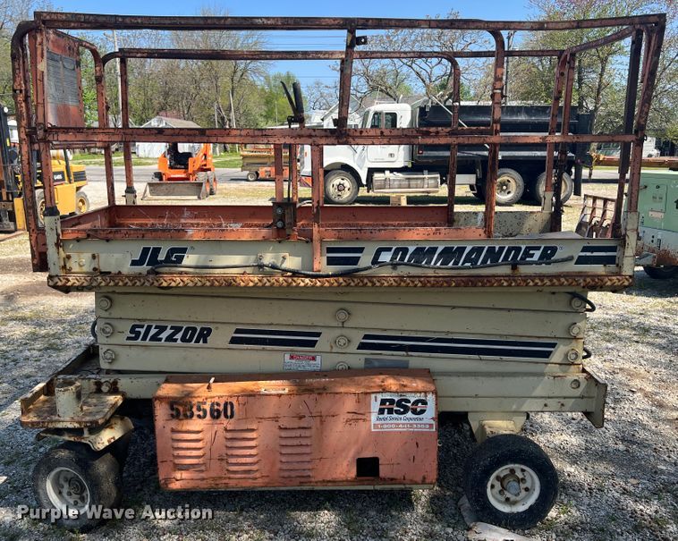 image for item KG9772 JLG CM2546  scissor lift