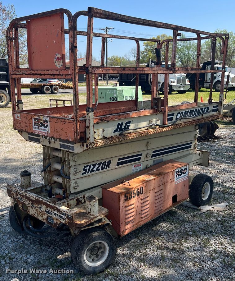 image for item KG9772 JLG CM2546  scissor lift