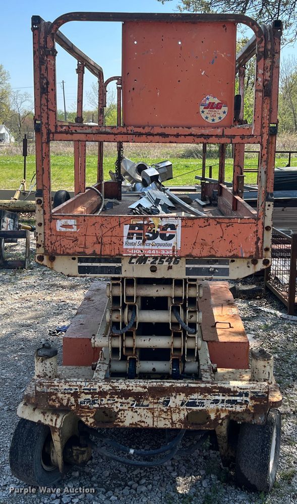 image for item KG9772 JLG CM2546  scissor lift