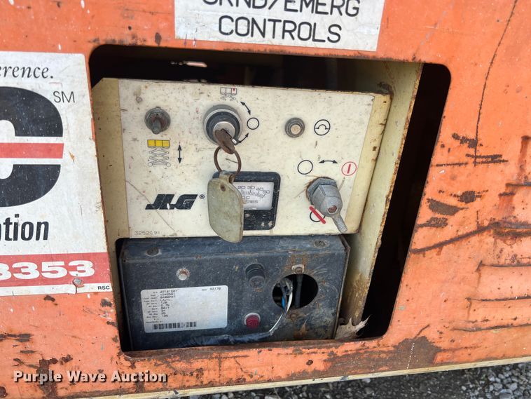 image for item KG9772 JLG CM2546  scissor lift