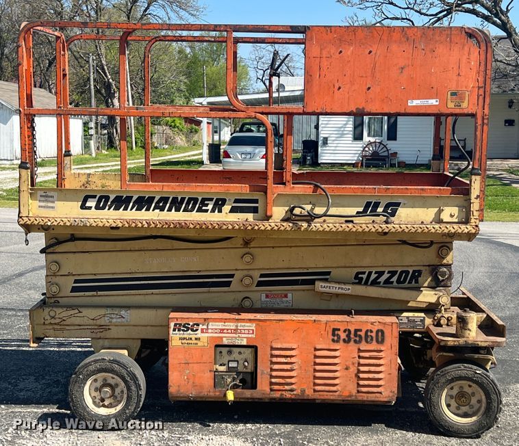 image for item KG9780 1996 JLG CM2546  scissor lift