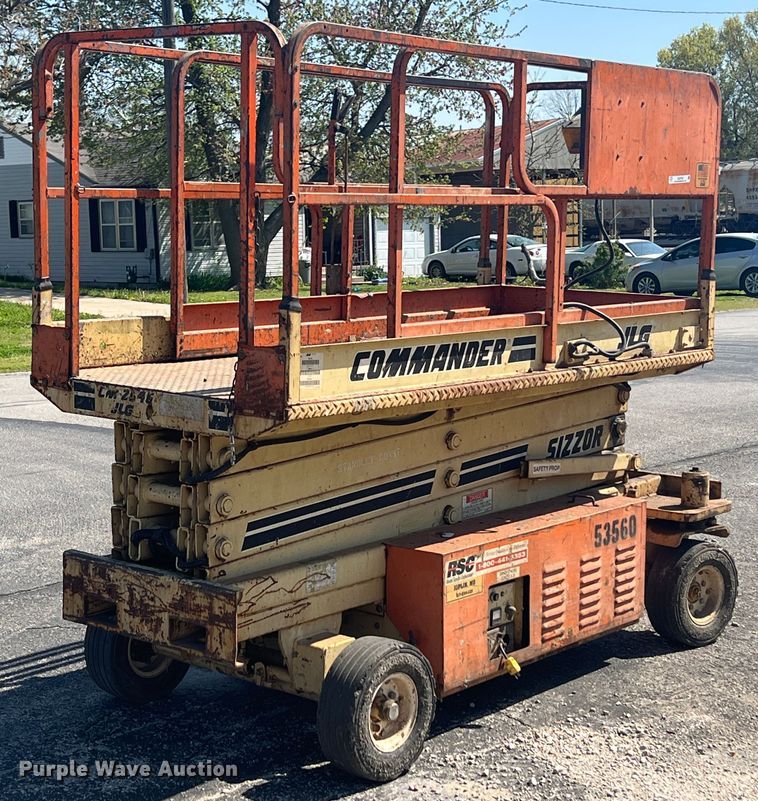 image for item KG9780 1996 JLG CM2546  scissor lift