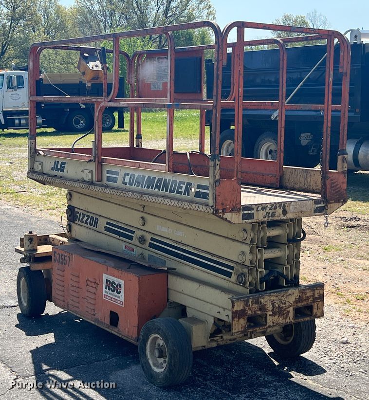 image for item KG9780 1996 JLG CM2546  scissor lift