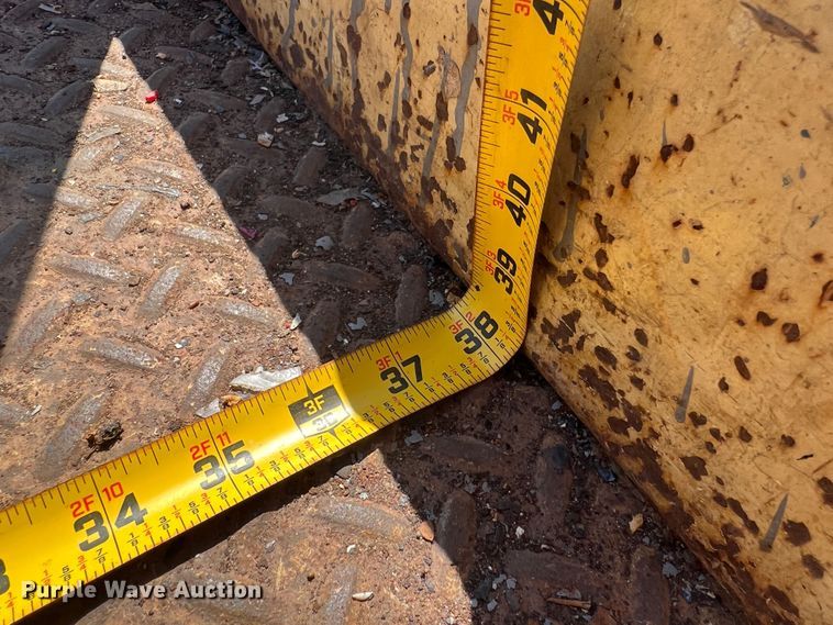 image for item KG9780 1996 JLG CM2546  scissor lift