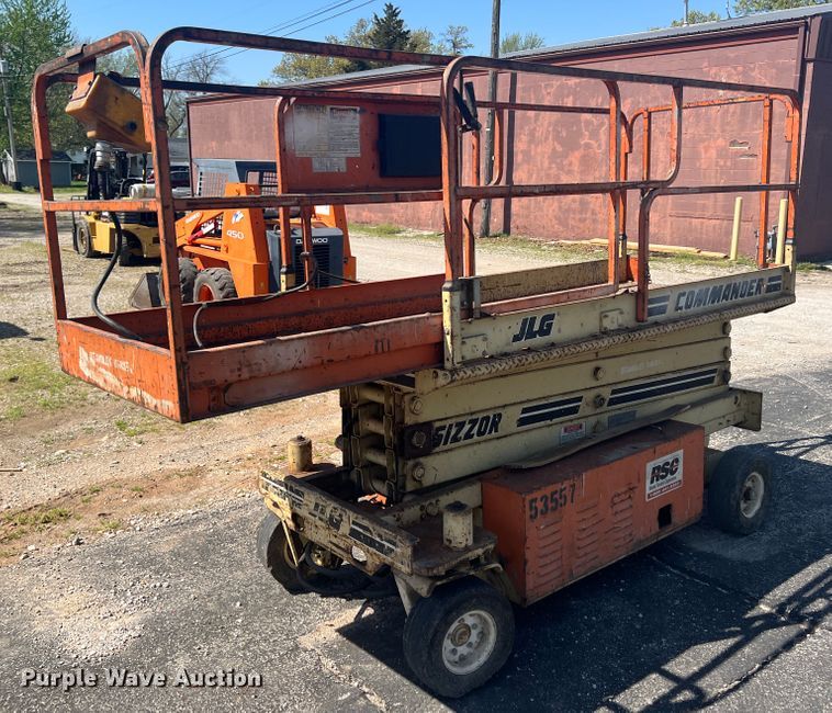 image for item KG9780 1996 JLG CM2546  scissor lift