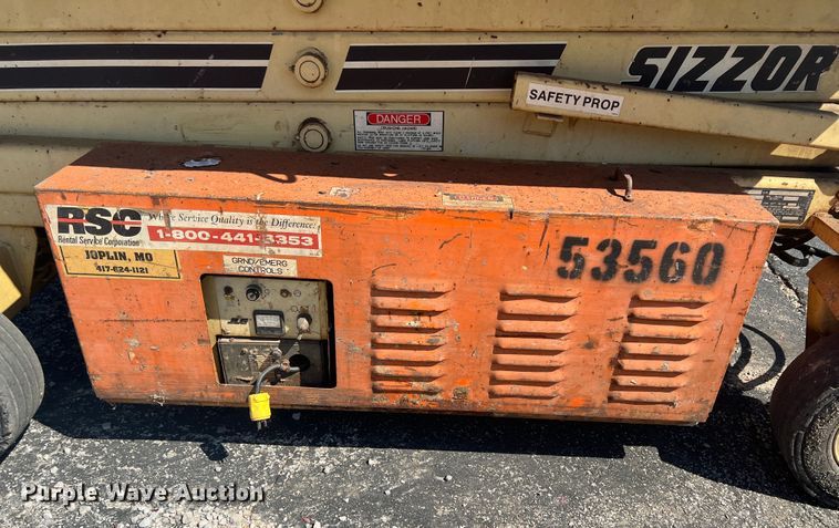 image for item KG9780 1996 JLG CM2546  scissor lift