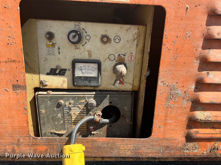 image for item KG9780 1996 JLG CM2546  scissor lift