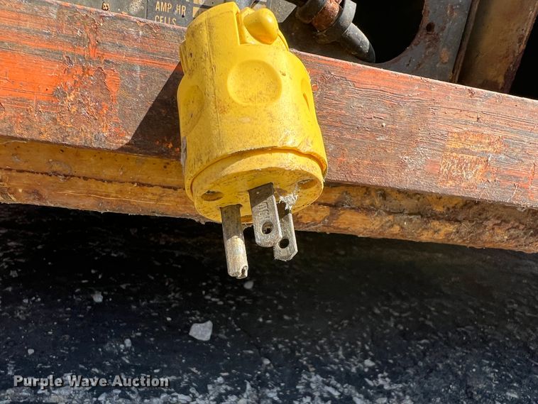 image for item KG9780 1996 JLG CM2546  scissor lift