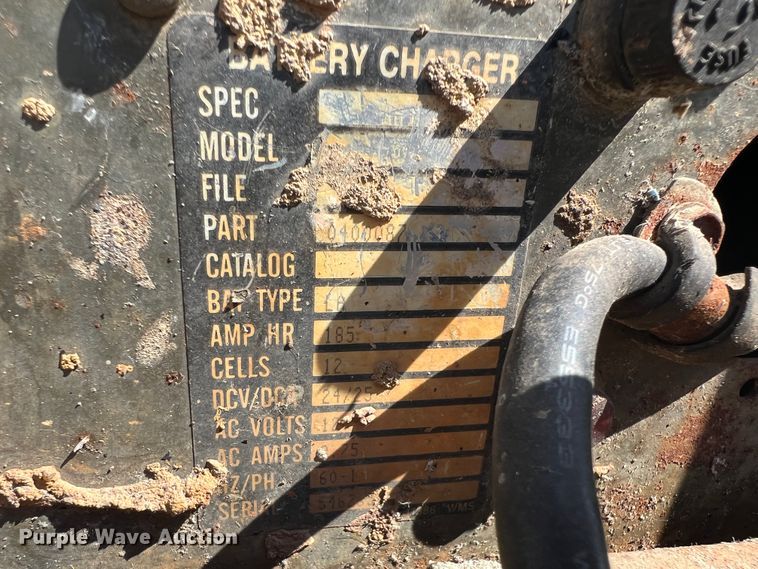 image for item KG9780 1996 JLG CM2546  scissor lift