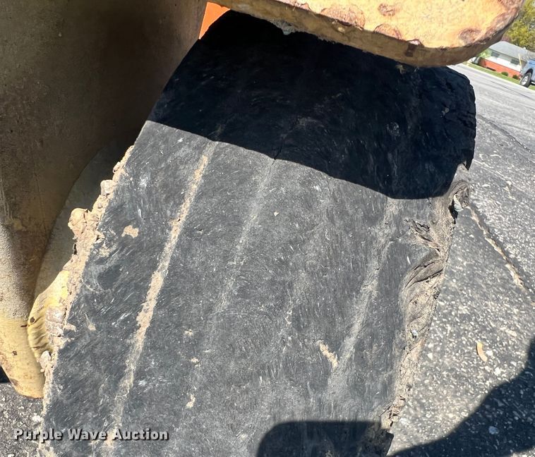 image for item KG9780 1996 JLG CM2546  scissor lift