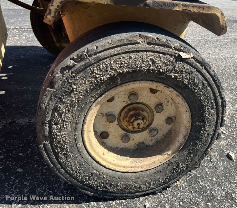 image for item KG9780 1996 JLG CM2546  scissor lift