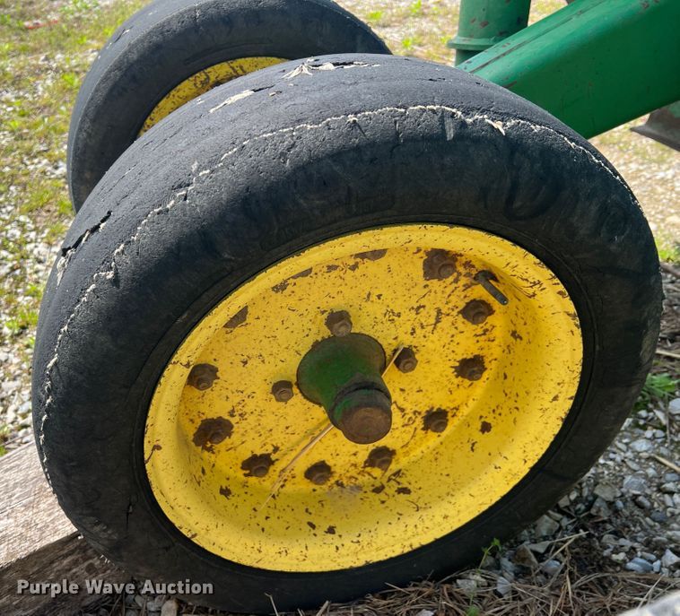 image for item KG9786 John Deere 1517  batwing rotary mower