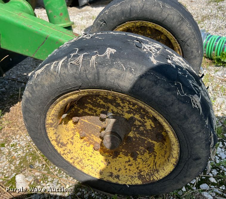 image for item KG9786 John Deere 1517  batwing rotary mower