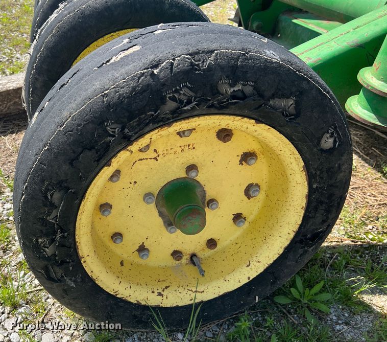 image for item KG9786 John Deere 1517  batwing rotary mower