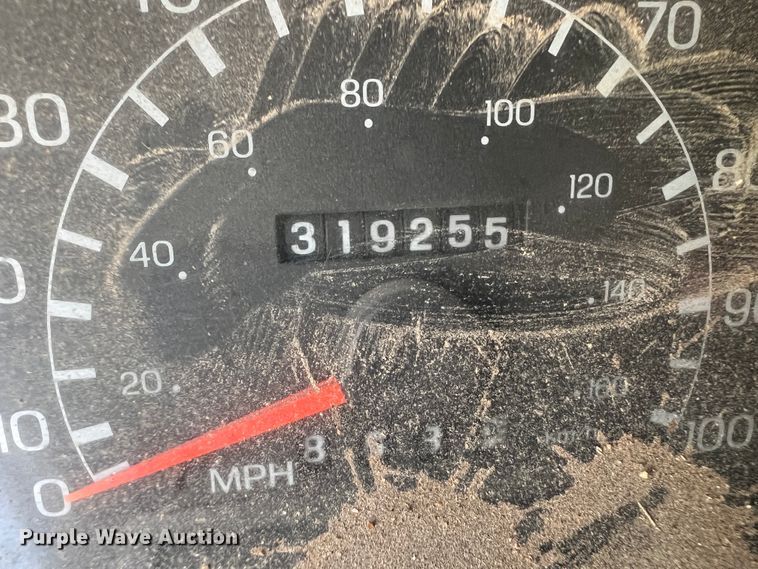 image for item KG9822 1999 Ford F550  dump flatbed truck