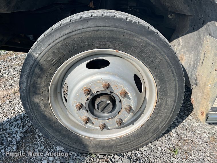 image for item KG9822 1999 Ford F550  dump flatbed truck