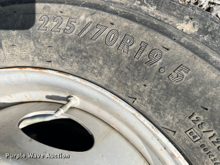 image for item KG9822 1999 Ford F550  dump flatbed truck