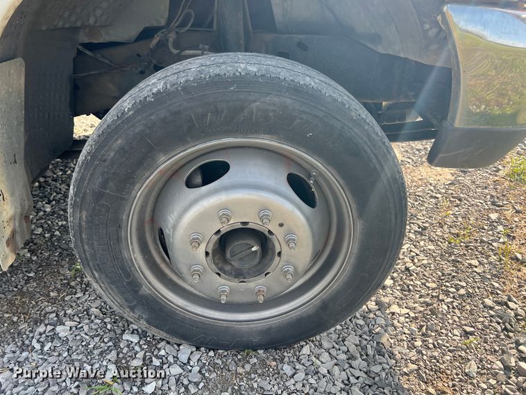 image for item KG9822 1999 Ford F550  dump flatbed truck