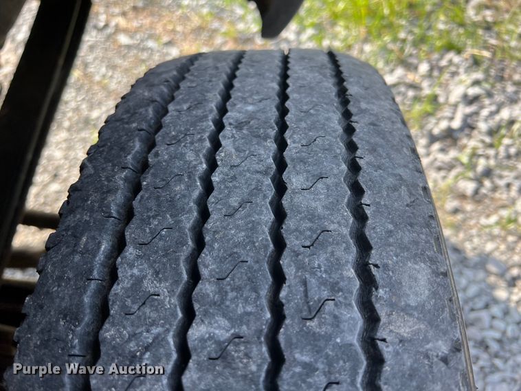 image for item KG9822 1999 Ford F550  dump flatbed truck