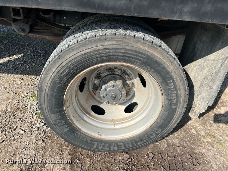 image for item KG9822 1999 Ford F550  dump flatbed truck