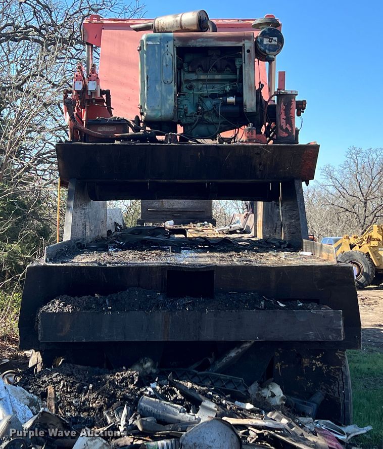 image for item KG9886 1987 Al-jon  car crusher