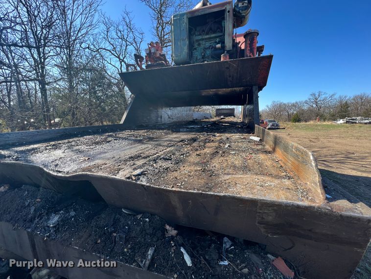 image for item KG9886 1987 Al-jon  car crusher