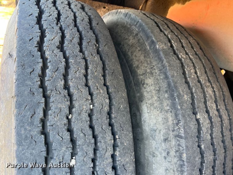 image for item KG9886 1987 Al-jon  car crusher