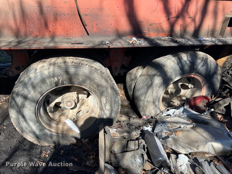 image for item KG9886 1987 Al-jon  car crusher